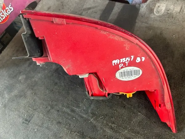 VW PASSAT B7 SEDÁN LUZ TRASERA DERECHA LED UE image 5