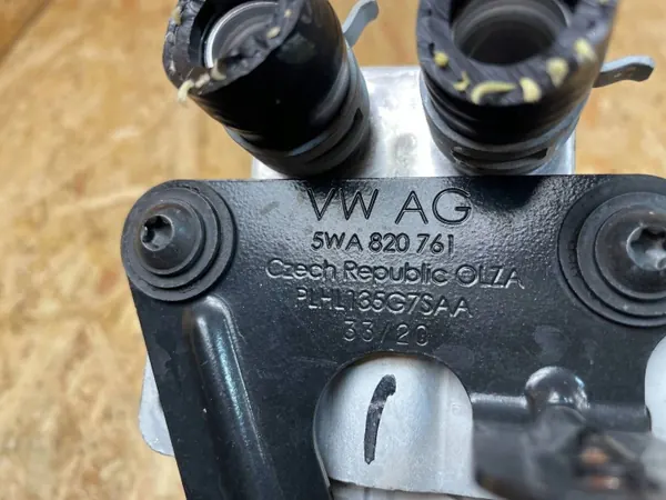 Radiateur d'occasion OEM 5WA820031A pour VW Group image 9
