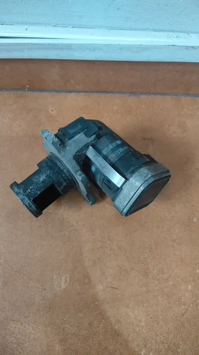 Válvula EGR Mercedes OEM 00005320C5 para 2.2 CDI image 2