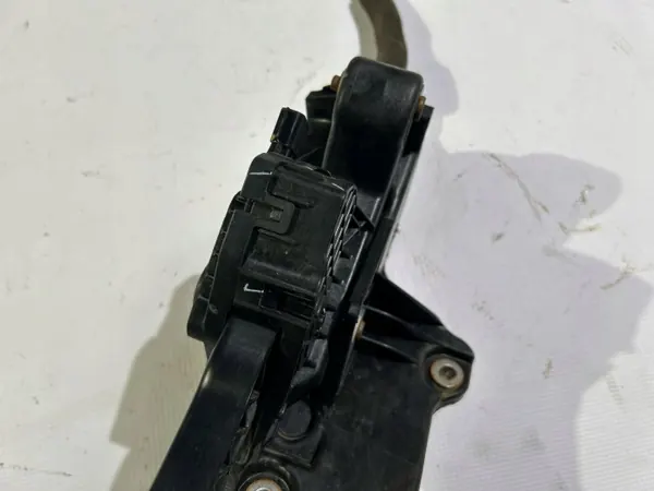 Kaasupoljin potentiometri OEM 98439889 Ford F150 image 9