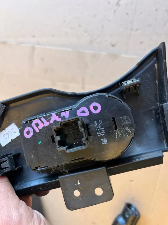 Interruptor de luz Chevrolet Orlando 2010-2018 13301749 image 3