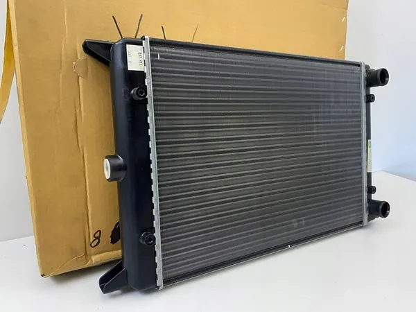 AUDI 50 POLO DERBY Vattensradiator Ny 79- image 2