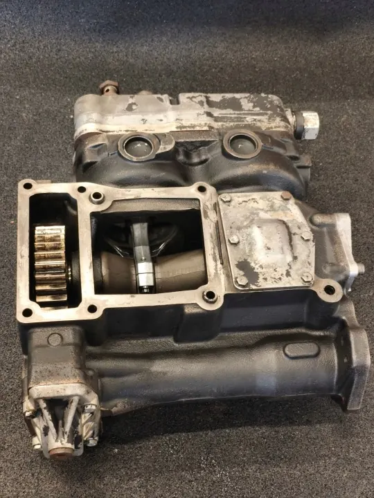 2-Cylinder Compressor with Extra Drive MAN Tgx Tgs Lion's D2066 D2676 image 2