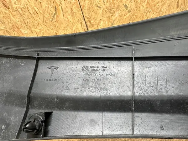 Tesla X Voor Linker Spatbord OEM 1036236-00-F image 6