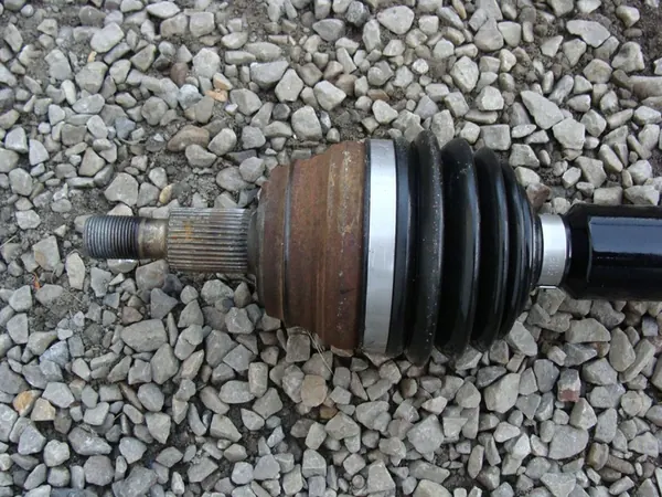 Framre höger drivaxel Audi TT 8N 1.8 Turbo image 3