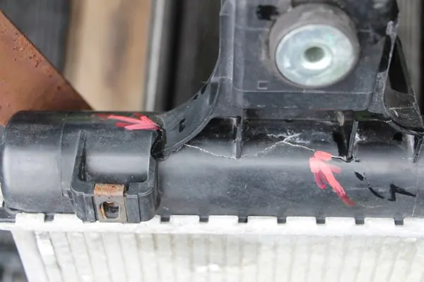 Ilmastointiradiatori JEEP GRAND CHEROKEE III 05+ OEM image 7