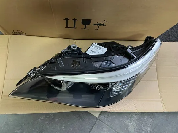 BMW 5 E60 E61 Farol Esquerdo OEM 7177751 image 3
