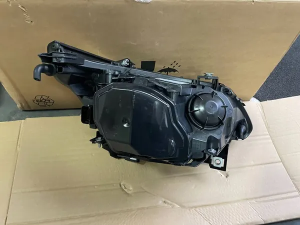 BMW 5 E60 E61 Farol Esquerdo OEM 7177751 image 5
