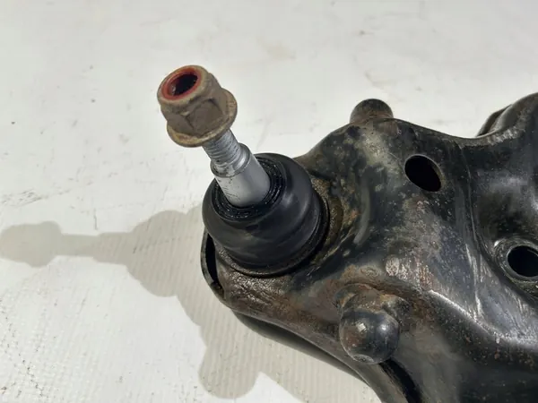 Braccio di controllo anteriore sinistro inferiore Ford F150 2015- image 2