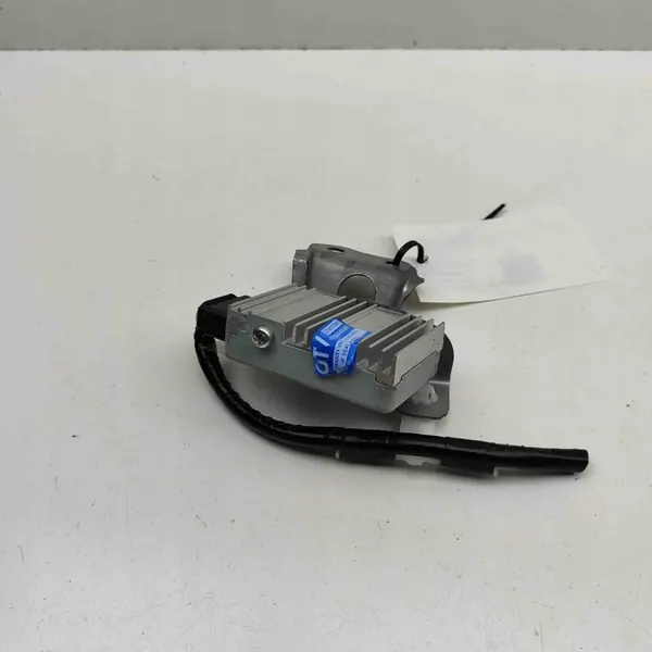 Módulo de controlo bomba combustível Lexus IS III XE30 OEM 8957053030 image 3