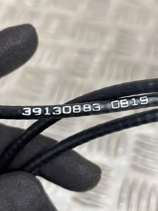 Cable del capó Opel Astra K OEM 39130883 - Usado image 5