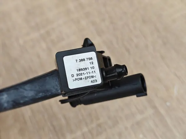 BMW OE Ruitenwissersproeier Slang OEM 7388756 - Gebruikt image 7