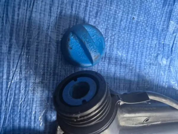 Enchedor AdBlue Scania OEM 2576650 - Usado image 4