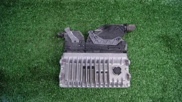 Computadora Motor Toyota Yaris 3 OEM 89661-0DT20 image 2