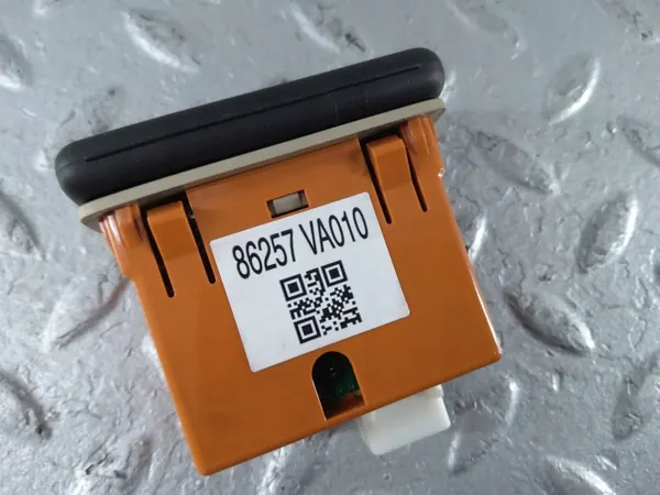 Tomada USB OEM 86257VA010 para Subaru Levorg image 3