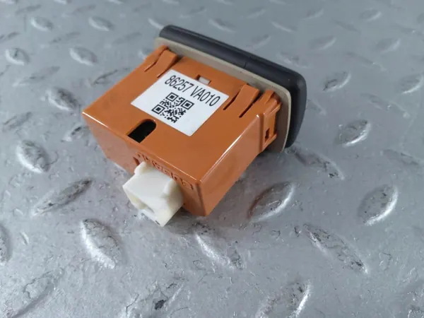 Tomada USB OEM 86257VA010 para Subaru Levorg image 6