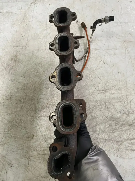 Pakoputken keräin Opel Vivaro Pakettiauto OEM 140045202R image 5