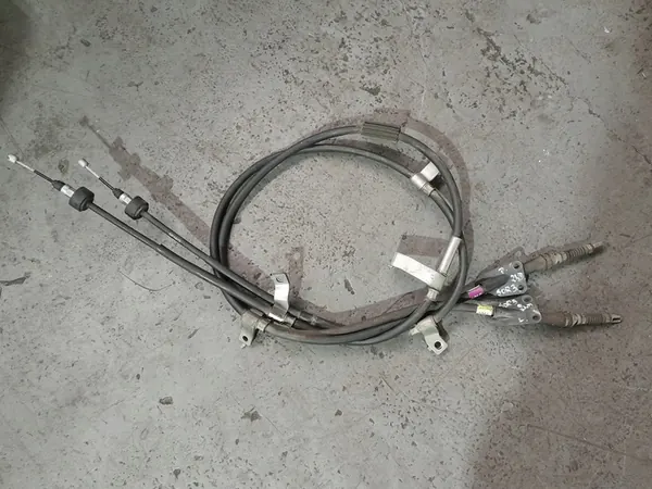 Câble de frein à main KIA SORENTO III 2016 2.4 3.3 OEM image 1