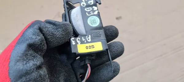 Audi A4 B9 Oikea kaiutin OEM 8W5035400D image 5