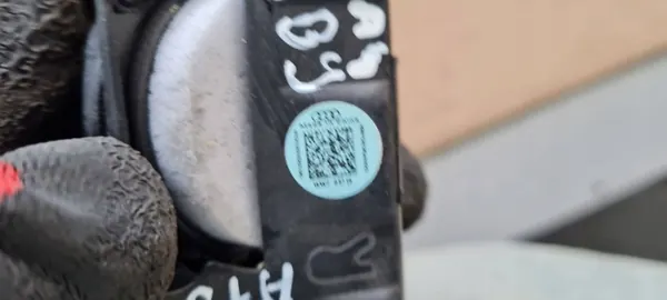 Audi A4 B9 Oikea kaiutin OEM 8W5035400D image 9