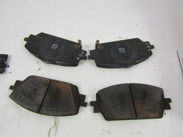 OEM AK-6-87587 etujarrupalat Volvo EX30:lle image 3