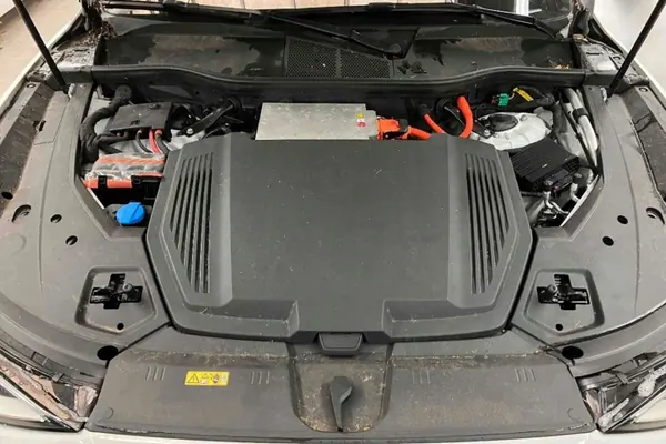 Chargeur Audi E-Tron OEM 5QE915684J - Occasion image 10