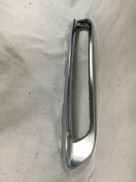 Mercedes-Benz GLA X156 Paraurti Anteriore Cromato OEM image 3