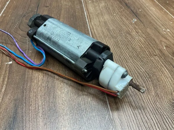 Moteur réglage siège OEM 1298208442 pour Mercedes SL R129 image 4