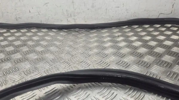 Junta del maletero OEM 57L827705 para Volkswagen Tayron image 3