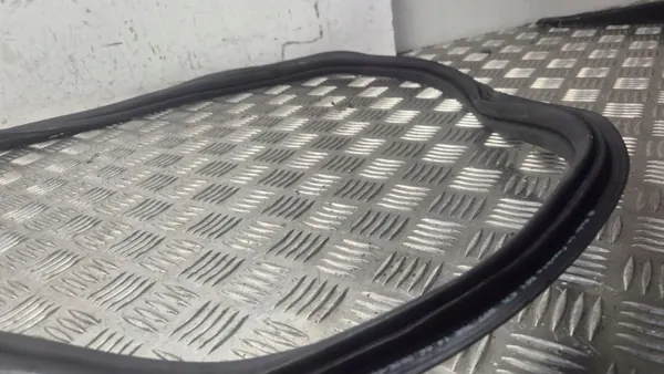 Junta del maletero OEM 57L827705 para Volkswagen Tayron image 4