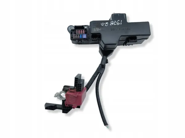 Toyota batterisäkring OEM 8266242720 - Begagnad image 6