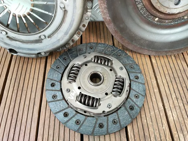 EMBREAGEM COMPLETA SKODA FABIA III 1.0 03D141025D image 3