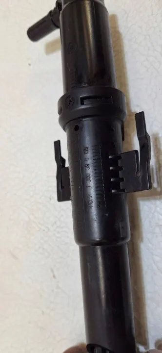 Buse de lave-phare avant droit OEM 1300750010 image 5