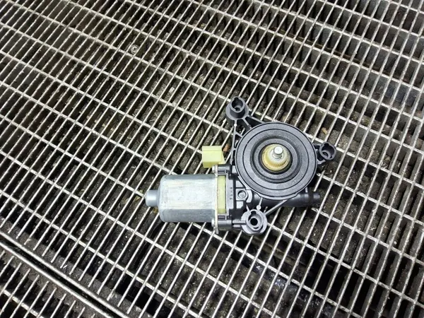 Ikkunan nostin OEM 5Q0959801B Vasen etu SEAT Leon III image 2