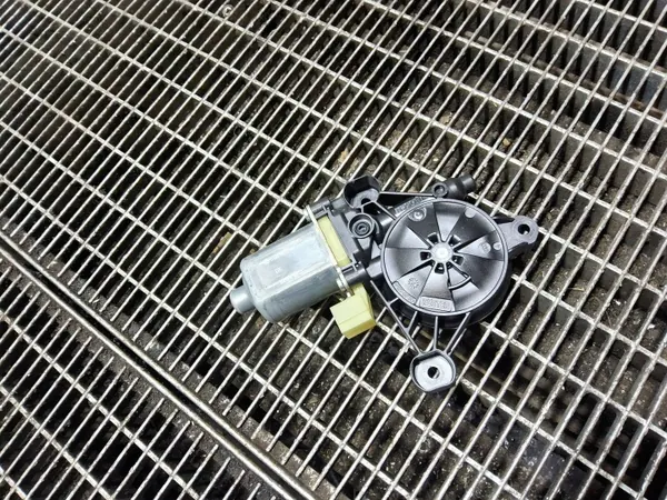 Ikkunan nostin OEM 5Q0959801B Vasen etu SEAT Leon III image 5