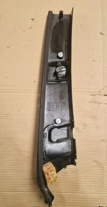 Cache de pilote cabine Iveco S-WAY OEM 5802261047/46 image 4
