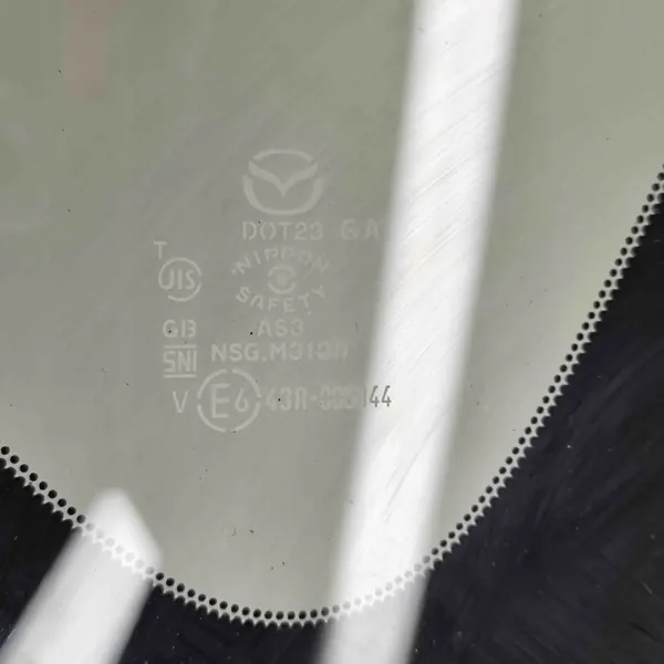 Vitre arrière droite Mazda CX-5 OEM KB7W62950A9D image 6