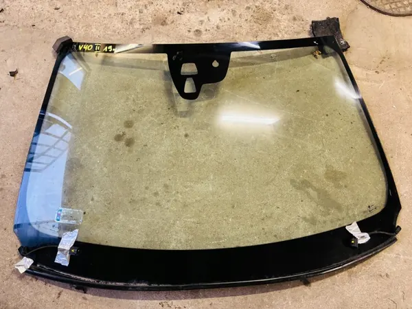 Luna delantera calefactable VOLVO V40 II OEM - Usado image 2