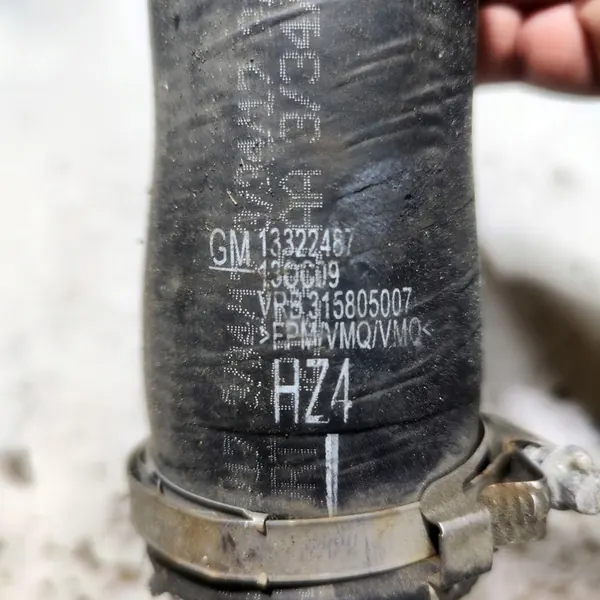 Opel Zafira B 2012 Intercooler Schlauch image 2