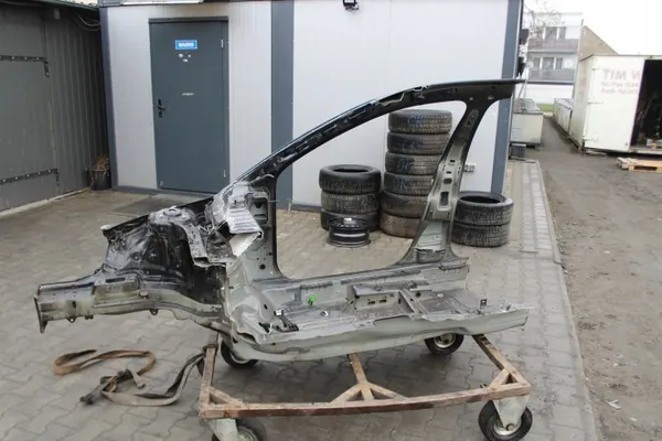 Pare-chocs avant droit Skoda Octavia IV OEM 5770773 image 4