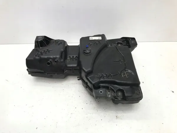 AdBlue-säiliö + Pumppu OEM 5QS131877 VW Tiguan III image 2