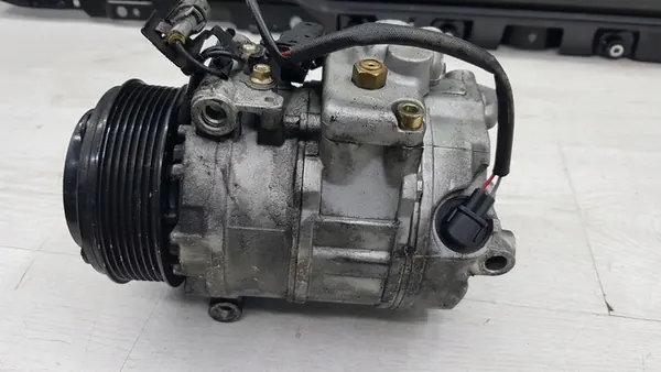 Compressore Aria Condizionata BMW 5 F11 Behr Hella 8831005090 image 3