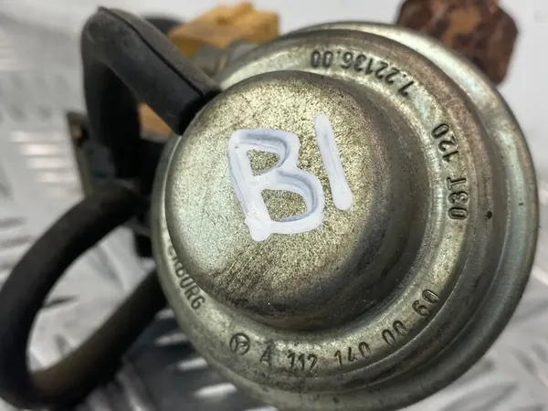 Válvula de sensor de vacío Mercedes ML W163 A1121400060 image 5