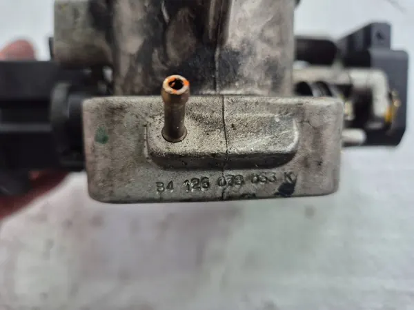 Spjällhus OEM 078133154 för Audi A6 S6 C4 A8 D2 image 5