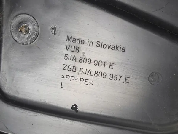 SKODA RAPID Etuvasen Lokasuoja 5JA809961E image 4