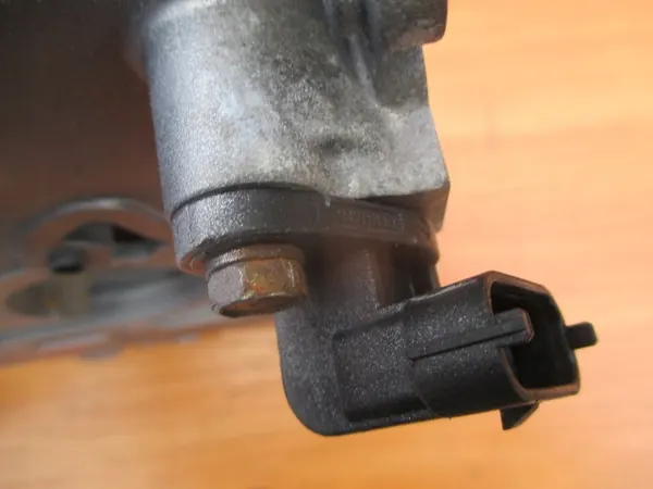Oliepomp en distributiedeksel OEM 24469096 voor Opel image 5