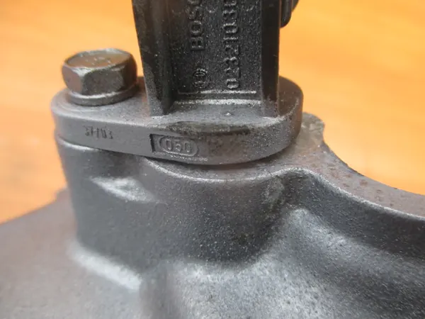 Oliepomp en distributiedeksel OEM 24469096 voor Opel image 6