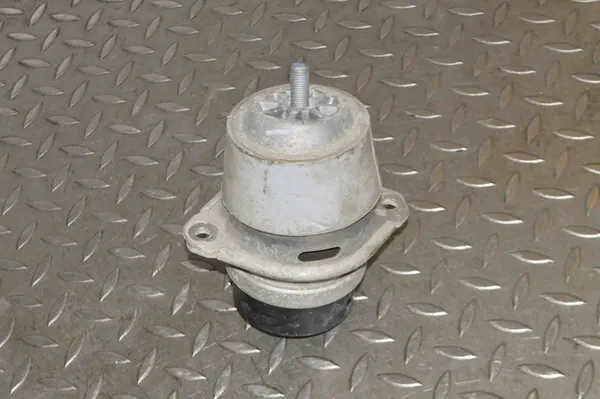 Soporte de motor VW Touareg (7P5) 3.0L Diesel OEM 7L8199131H image 2