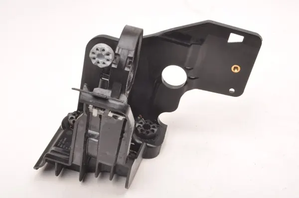 BMW Servopumpen-Halterung OEM 8490361 image 2