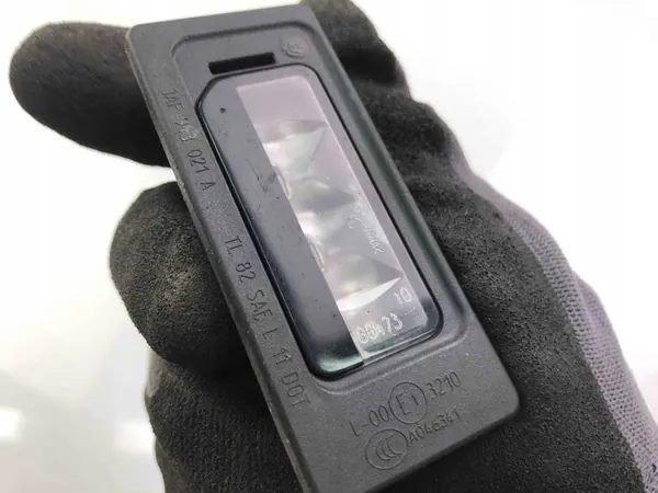 Registration Number Light SKODA OCTAVIA III 3AF943021A image 3